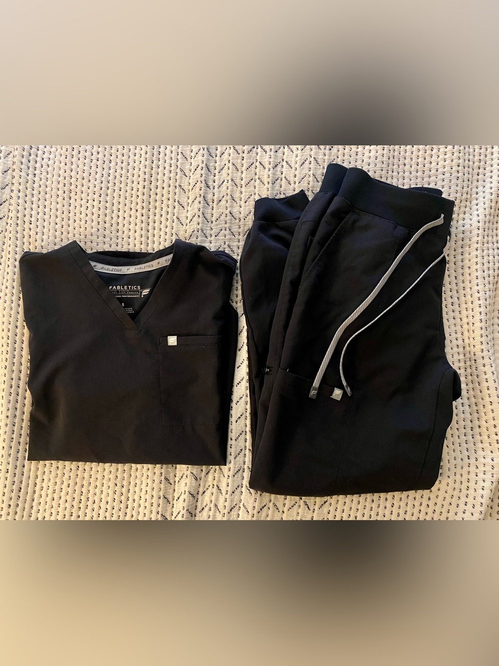 Fabletics scrub set